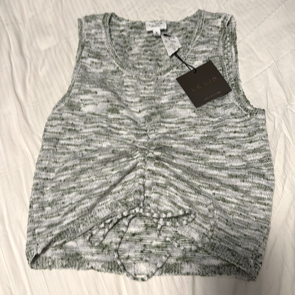 Le Lis collection lightweight sweater knit tank top M